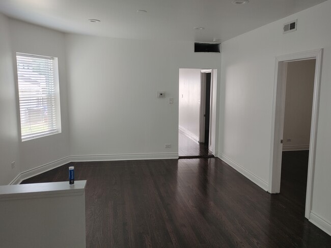 Building Photo - 5019 W Agatite Ave