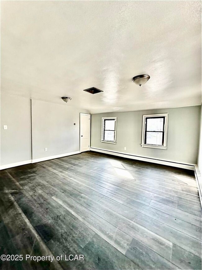 Building Photo - 164 N Washington St