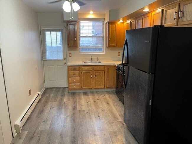 Building Photo - AMAZING South Philadelphia 3bd/1ba Home Av...