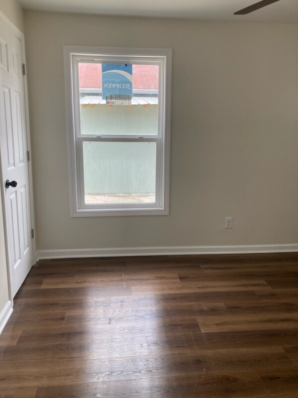 Building Photo - 110 W Willow Dr