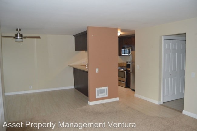 Building Photo - 3281 Hilltop Dr