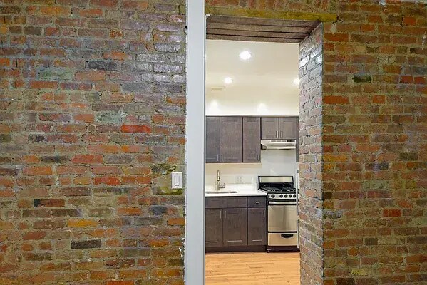 Foto del edificio - 329 E 12th St