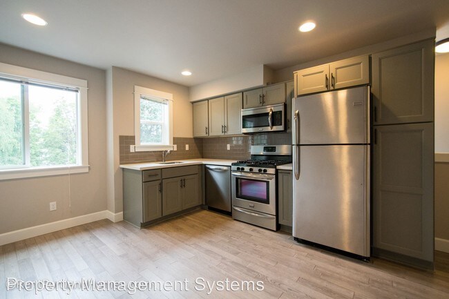 Building Photo - 8213 SE 9th Ave