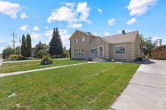 Building Photo - 204 S 5th W