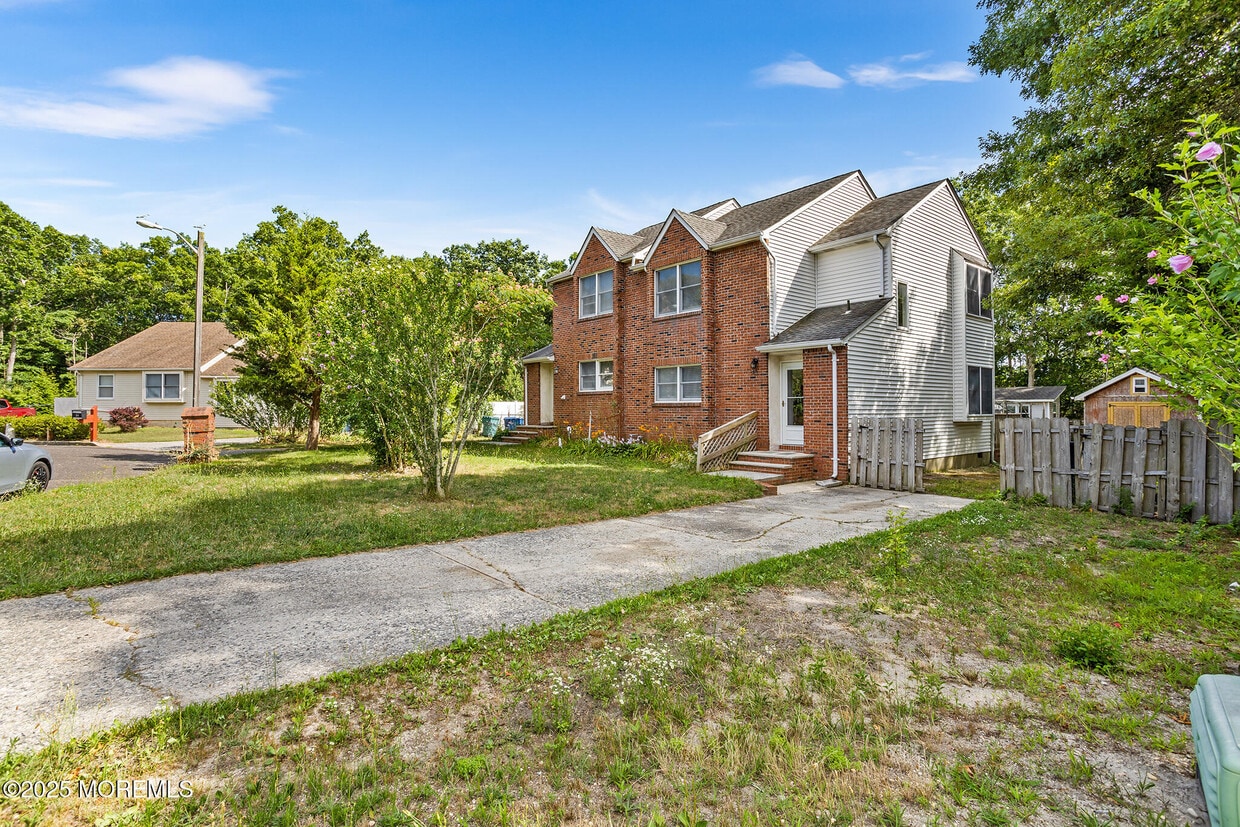 Primary Photo - 30 Winged Foot Ln