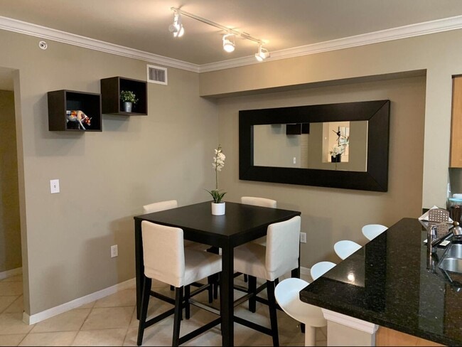 Building Photo - 6559 Emerald Dunes Dr