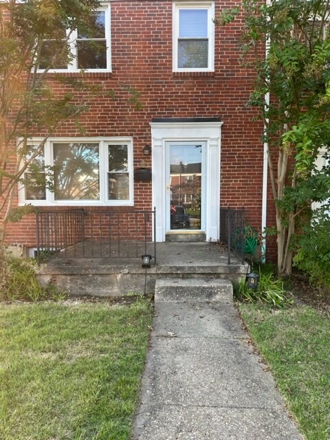 Building Photo - 6 Skidmore Ct