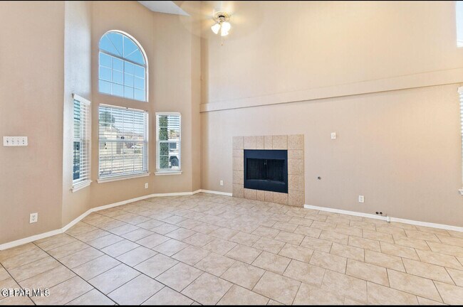 Building Photo - 12482 Paseo Rojo Dr