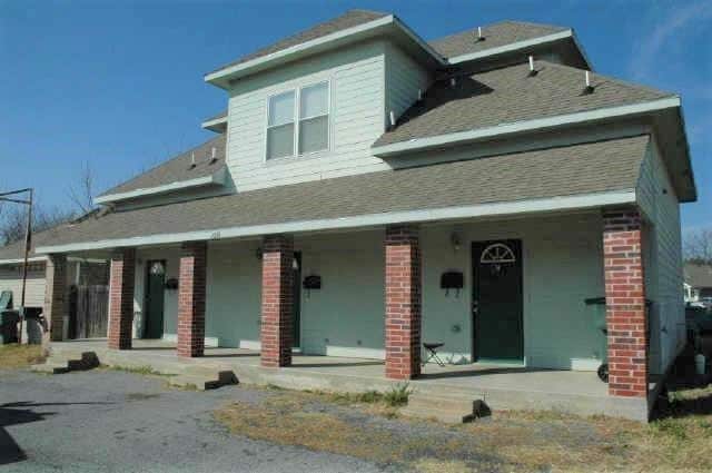 Primary Photo - 2006 S Travis St