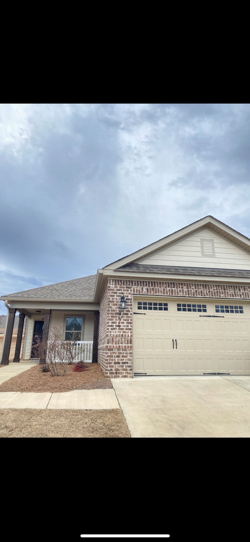 Building Photo - Home available June 2026!