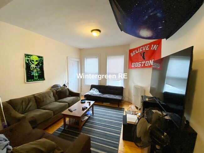 Building Photo - 17 Sachem St