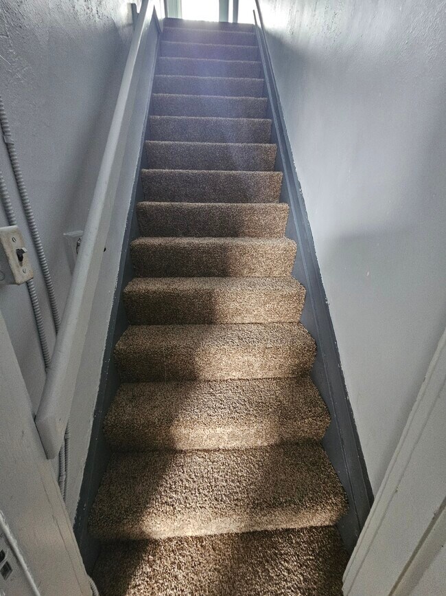 Foto del edificio - 633 Hawthorne Ave