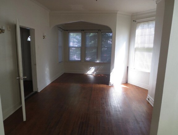 Foto principal - 1825 W Addison St