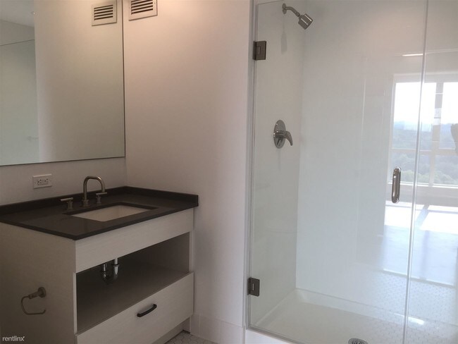 Building Photo - 1 br, 1 bath  - 101 S Huntington Ave Unit 101