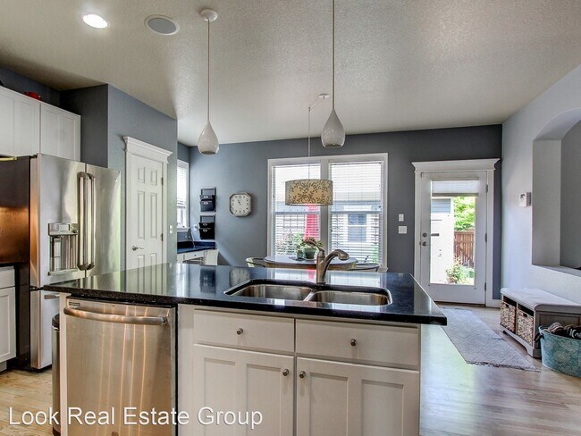 Foto del edificio - 4 br, 3.5 bath House - 2983 Elmira St