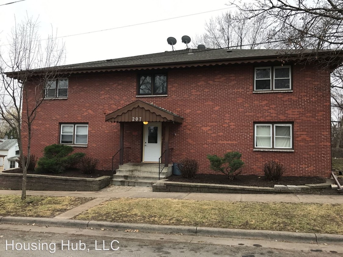 Primary Photo - 207 Maple St