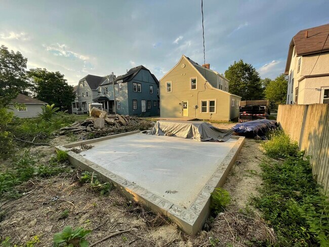 Foto del edificio - 1716 Salem Ave