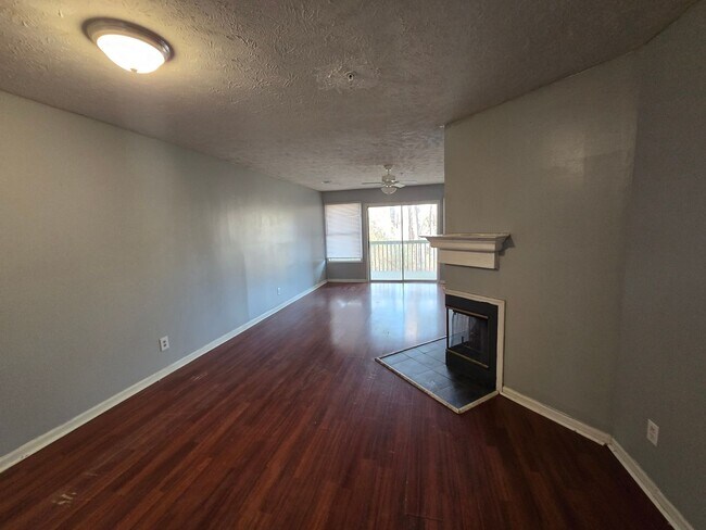 Foto del edificio - 950-2 Stewarts Creek ~ Stewarts Creek