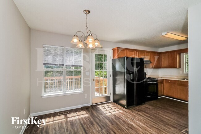 Building Photo - 7795 Poppy Dr