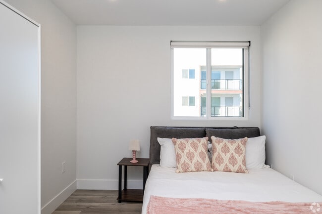Foto del edificio - 3430 Walton Ave