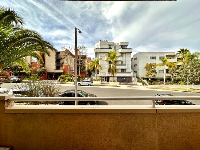 Building Photo - 810 S Lucerne Blvd