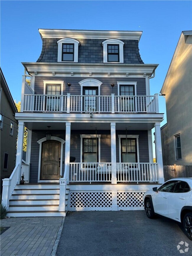 Building Photo - 54 Hudson St