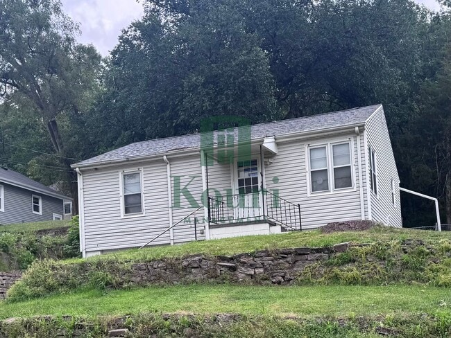 Spacious 2 Bedroom Home with Finished Base... - Spacious 2 Bedroom Home with Finished Base...