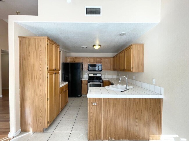 Foto del edificio - Gorgeous single story home