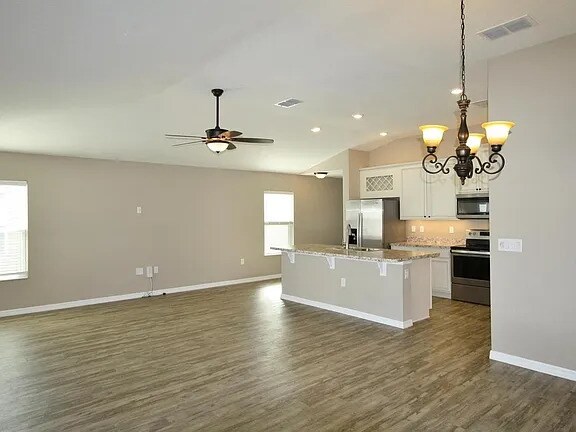 Foto del edificio - 5555 NW Pine Trail Cir
