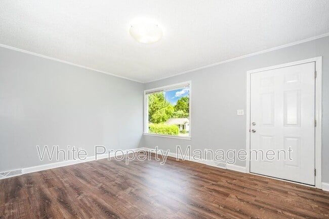 Building Photo - 1101 Mona Dr