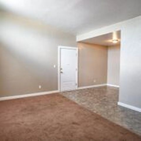 Foto del edificio - 900 NW 105th St