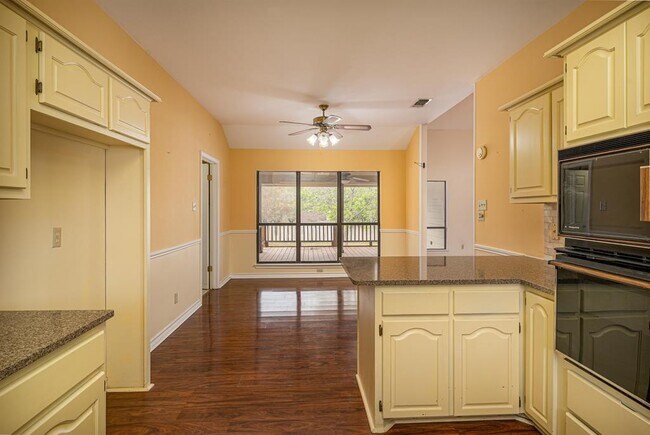 Foto del edificio - 108 Holly Hill Dr