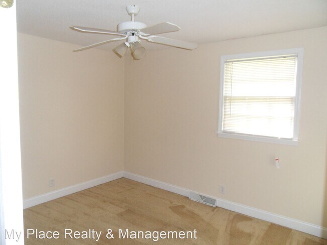 Building Photo - 3 br, 1.5 bath House - 215 Maplewood Dr