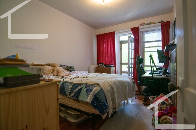 Foto del edificio - 105 Brainerd Rd