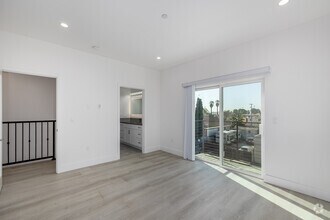 4BR, 4.5BA - 2,014SF - Fourth Bedroom - 1301 E 27th St