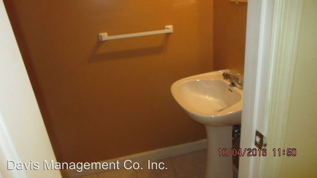 Building Photo - 604 Guy Ln