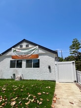 Building Photo - 625 W Woodcrest Ave