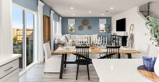 Foto del edificio - Spectacular New 5/3.5 Bath Available Now!