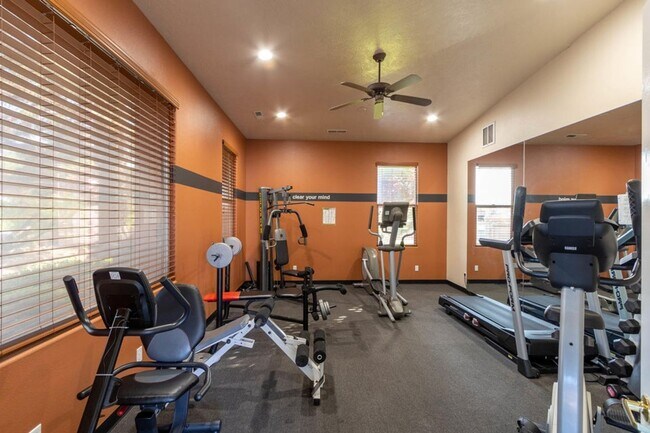 Building Photo - Lovely 3 Bedroom Home With 2 Community Pools