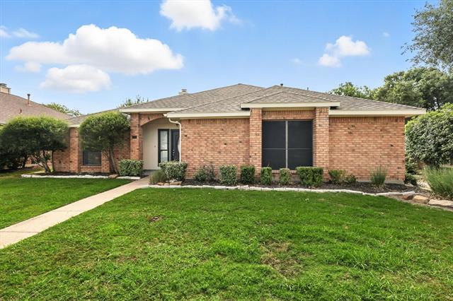 Foto del edificio - 5446 Meadow Vista Ln