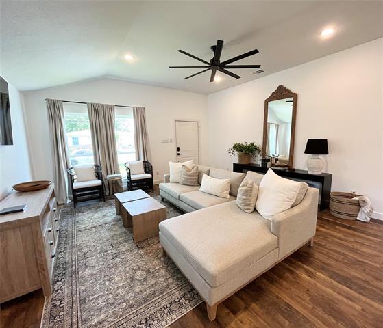 Building Photo - 3906 Vineyard Dr