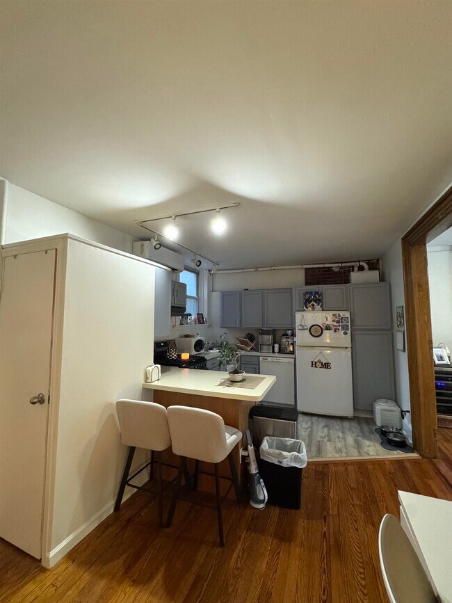 Foto del edificio - 712 Willow Ave