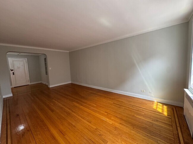 Foto del edificio - 35-30 81st St