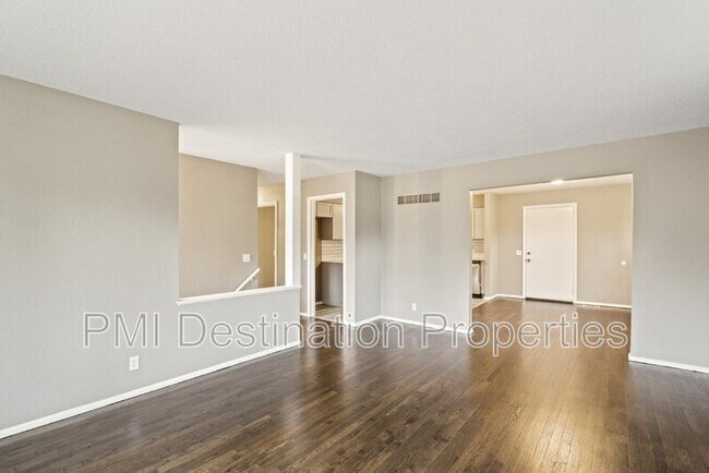 Foto del edificio - 625 E 1450 Rd