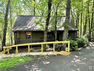 Building Photo - 438 Hunters Trce