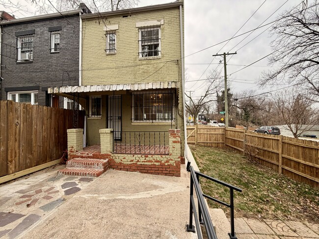 Photo - 1300 Dexter Terrace SE Townhome