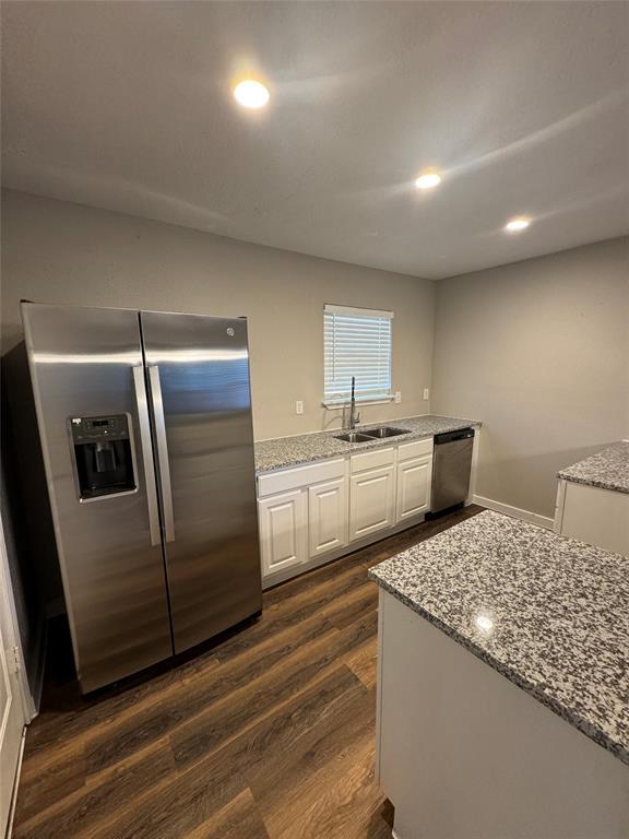 Building Photo - 723 Cherry Valley Dr