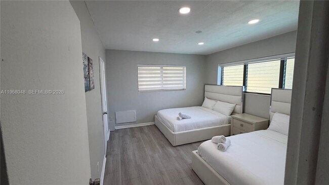 Foto del edificio - 10004 E Bay Harbor Dr