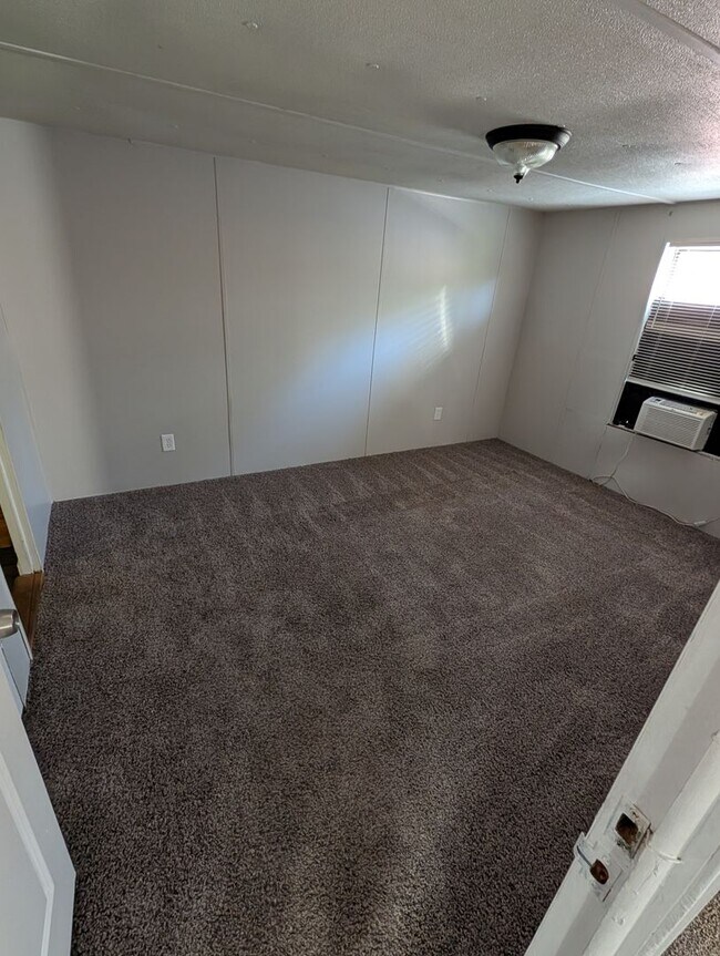 Foto del edificio - Lovely Home is Quiet Southwest Jacksonville Neighborhood