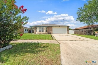 Building Photo - 303 Carly Dr
